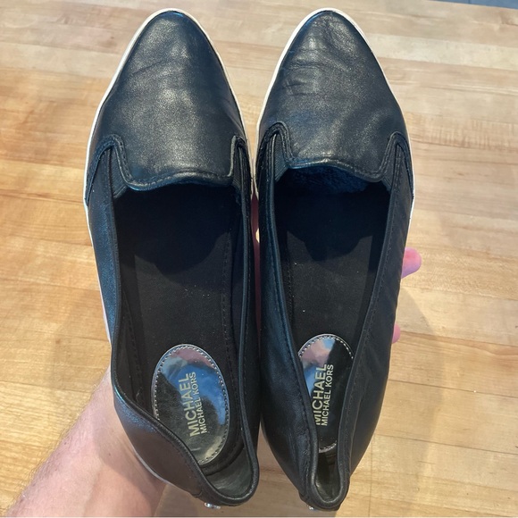 Michael Kors Pointy Slip-on Womens Size 7 Black Leather
Flats Sneakers Mod - Picture 13 of 13